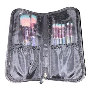 Yuwaku 8-Piece Makeup Brush Set w/ Glitter Pouch – Blue & Pink Gradient Bristles